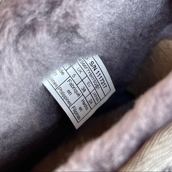 💘 UGG AUSTRALIA CLASSIC MINI BLOSSOM BOOTS BRAND NEW WITH BOX 7 - Picture 10 of 11